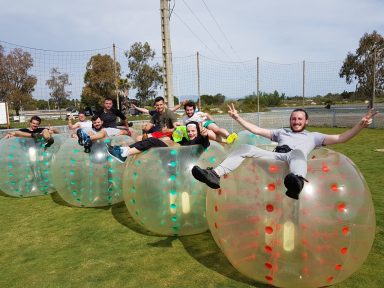 Enterrement de vie de garçon Perpignan : session bubble foot hilarante au Bar à Haches Torreilles
